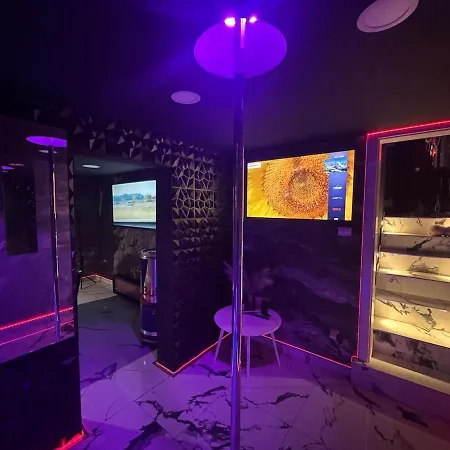 Nonstop Nights Apartmans דירה *